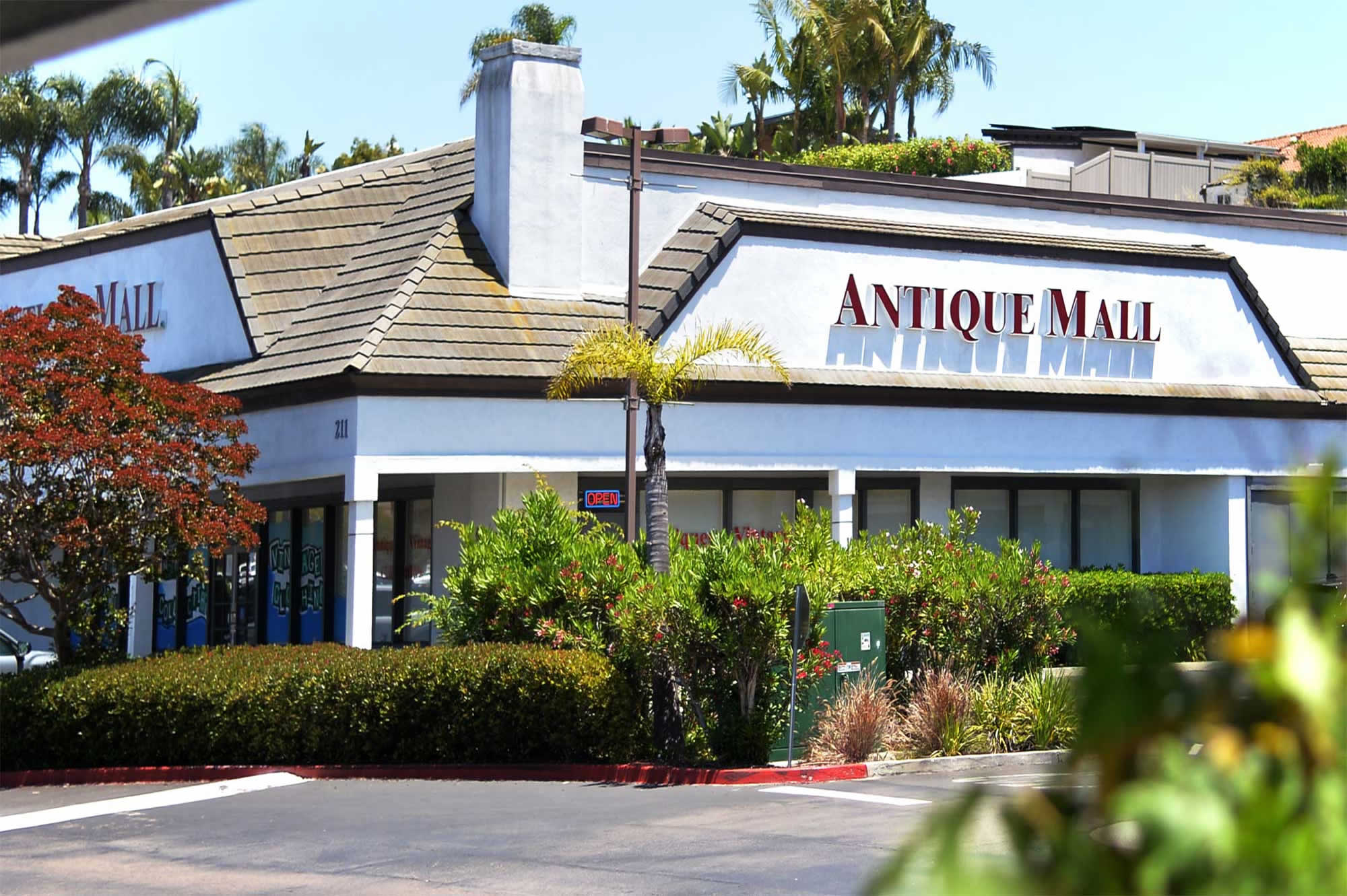 Encinitas Vintage & Antique Mall - A North County Treasure Trove
